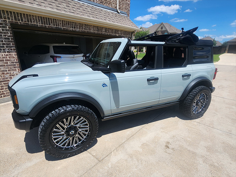 2024 Ford Bronco Black Diamond Tis 553bm 22x10 Radar Renegade 285 50r22 2024 Ford Bronco Black Diamond Tis 553bm 22x10 Radar Renegade 285 50r22